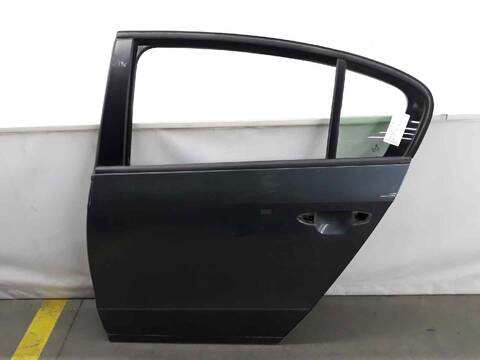 Puerta Trasera Izquierda Volkswagen Passat ADVANCE