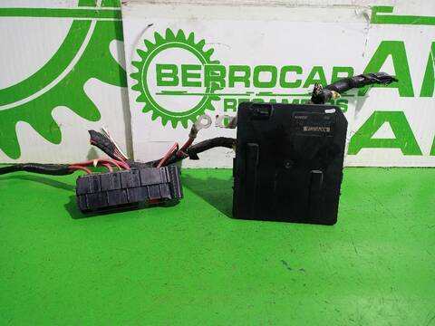 Foto 3ª: Caja Reles Fusibles Renault Megane CONFORT AUTHENTIQUE 112CV [K4M] (2003)