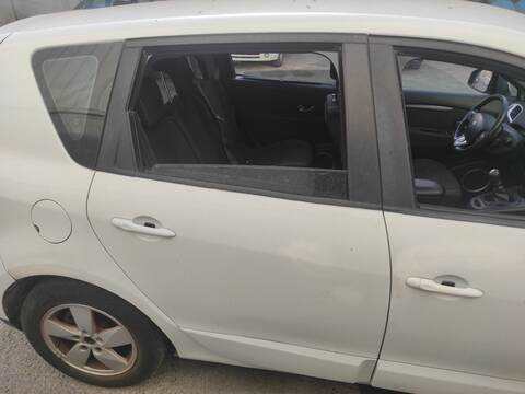 Puerta Trasera Derecha Renault Scenic K9K832