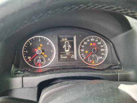 Foto 2ª: Cuadro de Instrumentos Volkswagen Tiguan ADVANCE BLUEMOTION 140CV 103KW [CFFB] (2010)