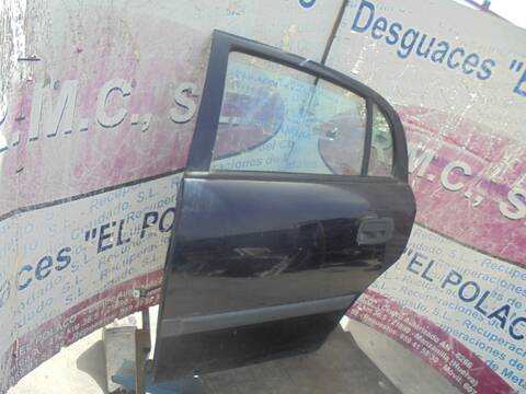 Foto 3ª: Puerta Trasera Izquierda Opel Astra CLUB BERLINA 84CV 62KW [Z16SE] (2004)