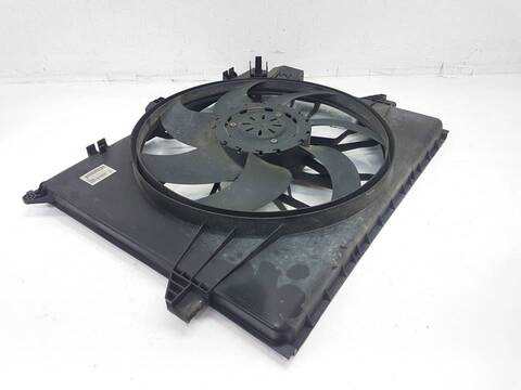 Foto 2ª: Electroventilador Mercedes Clase ML 300 3.0 V6 CDI 204CV 150KW AUT. 164.121) W164) OM642 (2005)