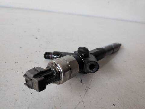 Foto 3ª: Inyectores Nissan X-Trail YD22 T30) (2004)