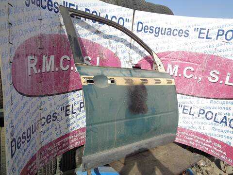 Foto 3ª: Puerta Delantera Derecha Nissan X-Trail LE 150CV 110KW T31) [M9R] (2008)