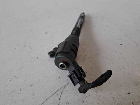 Foto 2ª: Inyectores Kia Carens D4EAW (2008)