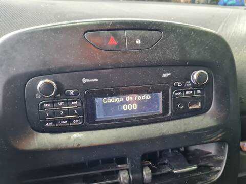 Foto 2ª: Sistema Audio Radio CD Renault Clio AUTHENTIQUE 75CV 55KW [K9K 612] (2015)