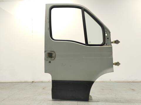 Foto 1ª: Puerta Delantera Derecha Iveco Daily 29S13 29L13 35C13 35S13 40C13 40S13 126CV 93KW FURGONETA [F1AE3481B] (2013)