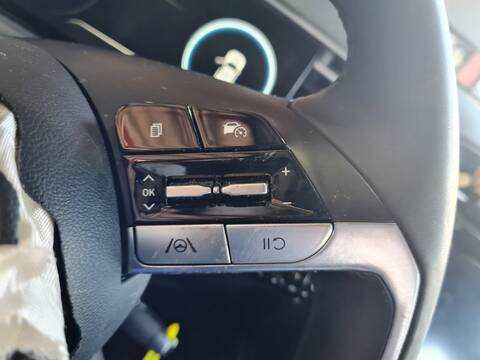 Foto 3ª: Volante Hyundai Tucson MAXX MILD-HYBRID 2WD 136CV 100KW [D4FE] (2021)