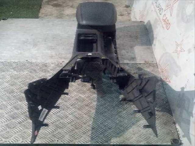 Foto 2ª: Consola Central Ford Focus TITANIUM 125CV 92KW [M1DD] (2015)