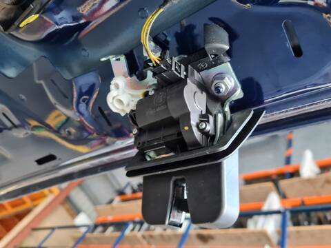 Cerradura Maletero Portón Audi A4 BASICO AVANT 150CV 110KW