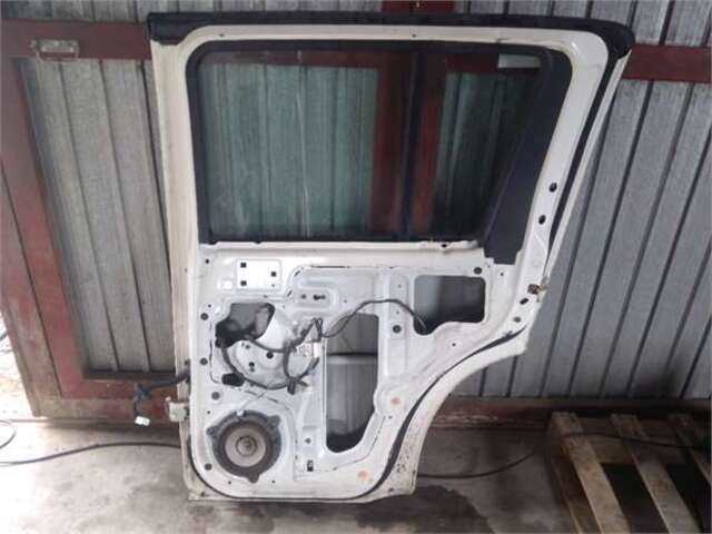 Foto 3ª: Puerta Trasera Derecha Nissan Pathfinder 2.5 DCI XE [2.5 LTR. - 128 KW DCI DIESEL CAT]