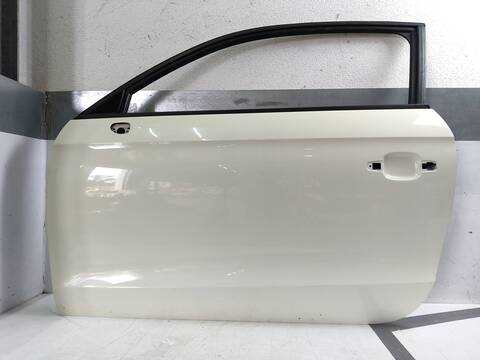 Foto 3ª: Puerta Delantera Izquierda Audi A1 1.6 TDI 105 CV 77KW [CAYC]