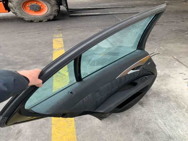 Foto 2ª: Puerta Trasera Izquierda Mercedes Clase E 180 E 300 CDI BLUETEC [211.024] BERLINA 0CV [642920] (2009)