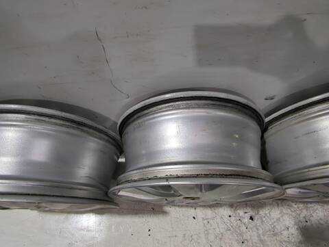 Foto 3ª: Juego LLantas Renault Scenic GRAND CONFORT DYNAMIQUE 131CV [F9Q818] (2003)