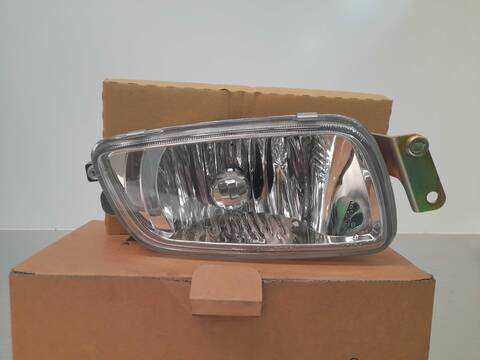 Foto 1ª: Faro Antiniebla Delantero Derecho Mitsubishi Montero 165CV 121KW (2000)
