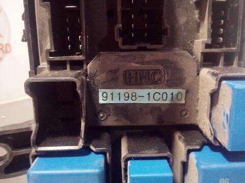 Foto 3ª: Caja Reles Fusibles Hyundai Getz 1.5 CRDI 82CV 60KW [D3EA] (2005)