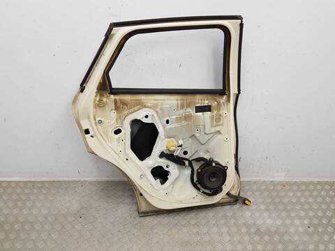 Foto 3ª: Puerta Trasera Izquierda Renault Captur ZEN (2013)