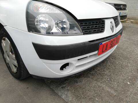 Foto 2ª: Paragolpes Delantero Renault Clio D7F726 (2002)