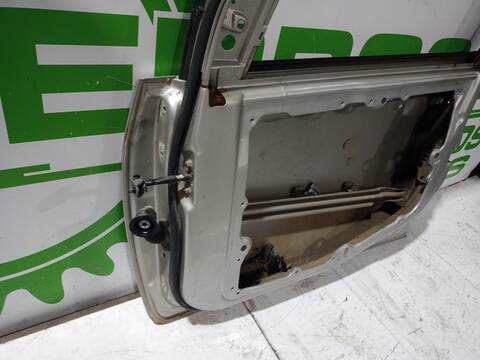 Foto 3ª: Puerta Delantera Derecha Ford Fiesta AMBIENTE 68CV 50KW [F6JA] (2003)