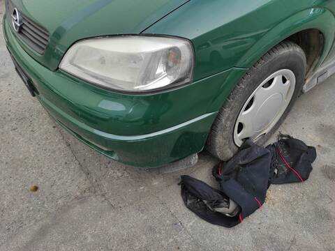 Foto 3ª: Paragolpes Delantero Opel Astra X16XEL BERLINA (1998)