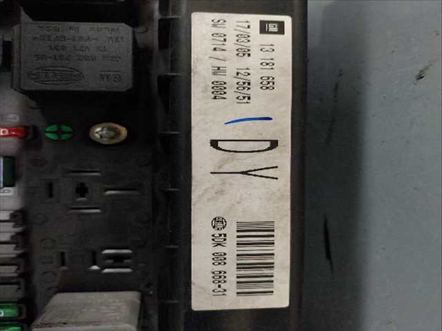 Foto 2ª: Caja Reles Fusibles Opel Astra 1.7 D [D-Z17DTH] (2005)