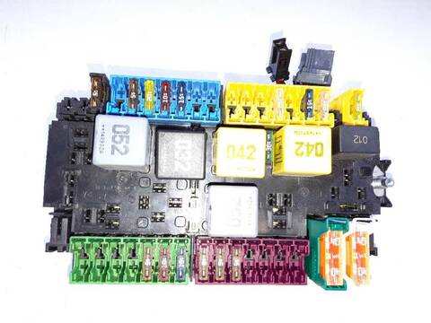 Caja Reles Fusibles Mercedes Clase V 200 2.1 CDI CAT 136CV 100KW