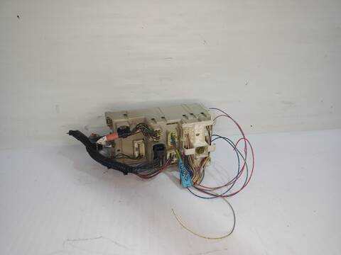 Caja Reles Fusibles Toyota Rav4 2.0 LUNA 4X4 2003 ) 150CV 110KW
