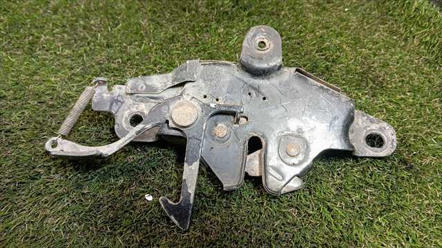 Cerradura Capot Toyota 4 Runner 3.0 T DIESEL