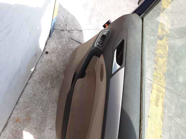 Foto 2ª: Puerta Trasera Derecha Volkswagen Golf 1.6 TDI 105CV 0CV [CAYC] (2010)
