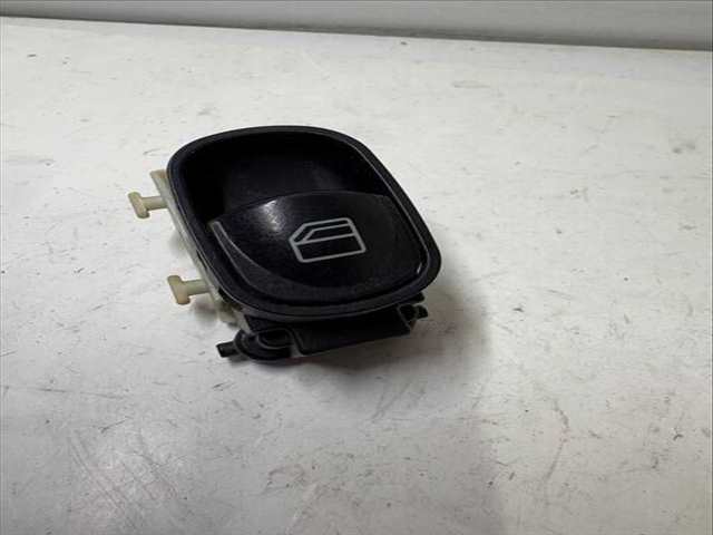 Botonera Elevalunas Mercedes Clase C 160 611962 BERLINA