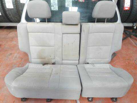 Foto 1ª: Asientos Traseros Kia Sorento 2.5 CRDI 170CV [D/ D4CB] (2002)
