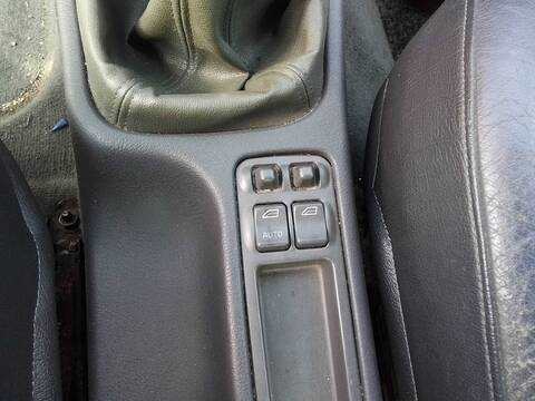 Foto 3ª: Botonera Elevalunas Volvo S40 TD BERLINA 90CV 66KW [D4192T] (1999)