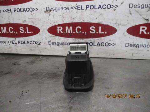 Foto 2ª: Botonera Elevalunas Hyundai Accent 1.3 CAT 84CV 62KW [4EA] (2003)