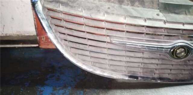 Foto 2ª: Rejilla Delantera Chrysler Voyager 2.5 CRD [ENC]
