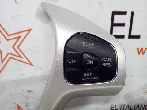 Foto 2ª: Mando Volante Ford Fiesta TITANIUM 95CV 70KW [TZJA] (2012)