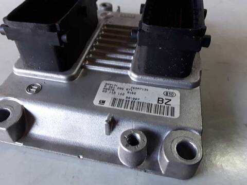 Foto 2ª: Centralita Motor ECU Opel Corsa 1.2 16V CAT Z 12 XE - LW4) 75CV