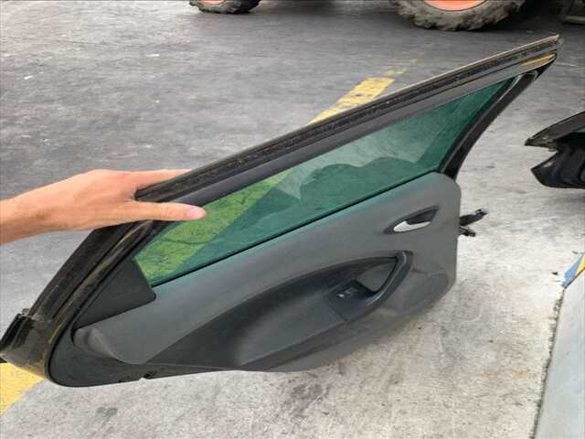 Foto 2ª: Puerta Trasera Izquierda Seat Ibiza 1.6 TDI 90CV [CAYB] (2010)