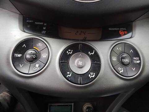 Foto 2ª: Mando Climatizador Toyota Rav4 EXECUTIVE 136CV 100KW [2AD] (2006)