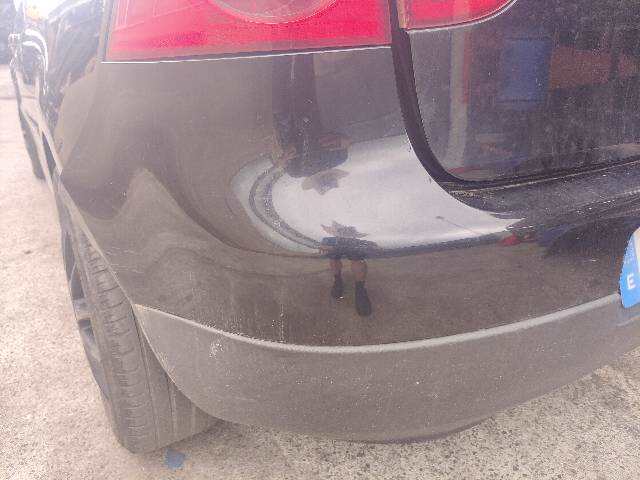 Paragolpes Trasero Volkswagen Golf 2.0 TDI GOLF V