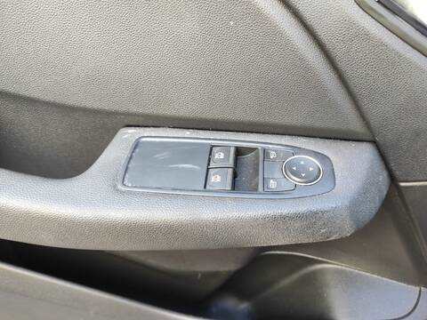 Foto 1ª: Botonera Elevalunas Renault Clio H4D470 (2021)