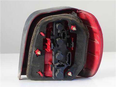 Foto 2ª: Piloto Trasero Izquierdo Volkswagen Polo 1.4 CONCEPTLINE BERLINA 60CV 44KW [AKK] (2000)