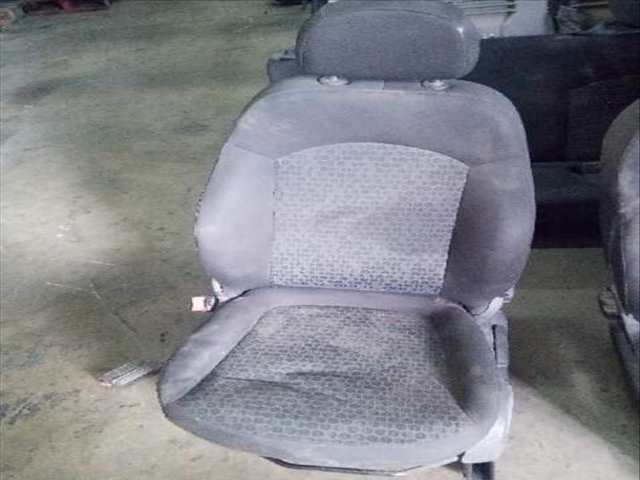 Foto 4ª: Asientos Traseros Opel Corsa EXPRESSION 75CV 55KW [B14XER] (2017)