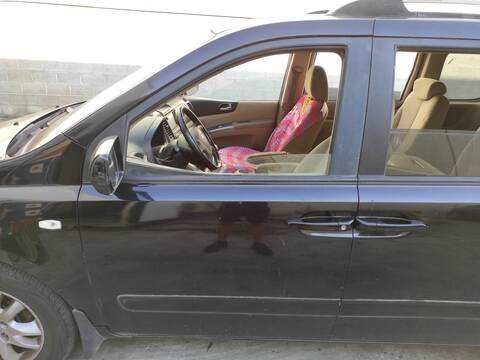 Foto 1ª: Puerta Delantera Izquierda Kia Carnival J3 (2007)