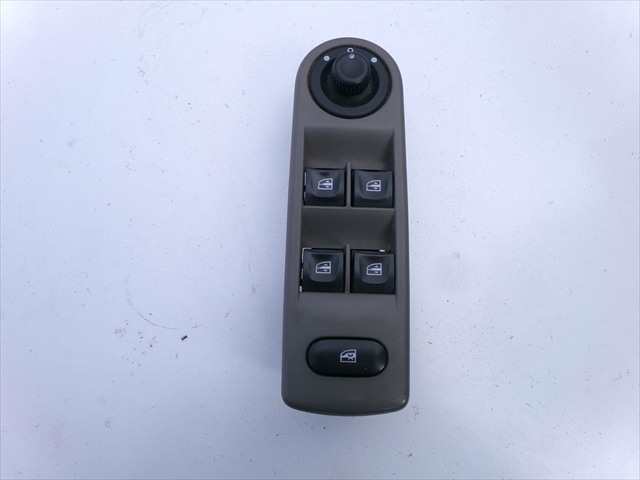 Botonera Elevalunas Renault Captur 1.5 DCI 2013-2017