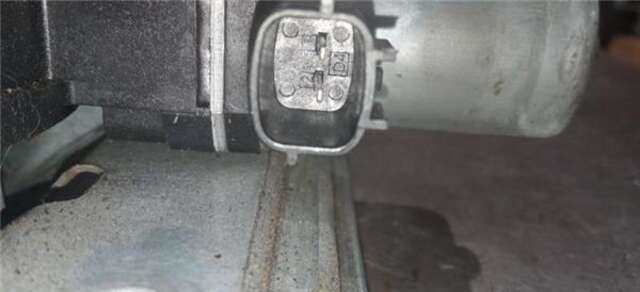 Foto 3ª: Elevalunas Eléctrico Trasero Derecho Renault Captur 0.9 DYNAMIQUE [0.9 LTR. - 66 KW TCE ENERGY] [H4BB408]