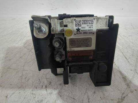 Foto 2ª: Caja Reles Fusibles Citroen C4 1.6 HDI AUT. 109CV [9HY (DV6TED4) 9HZ (DV6TED4)] (2006)