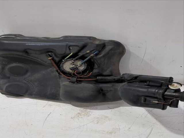 Foto 2ª: Deposito de Combustible Volkswagen Golf 2.0 FSI 150CV [AXW BLR BLX BLY BVX BVY BVZ] (2003)