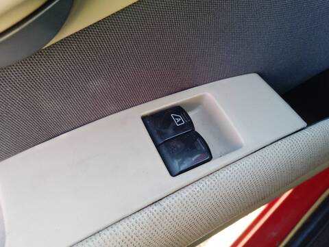 Foto 3ª: Botonera Elevalunas Nissan Micra 25 ANIVERSARIO 86CV 63KW [K9K EURO 4] (2008)