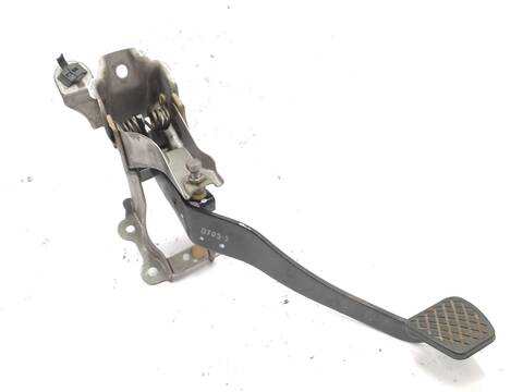 Foto 1ª: Pedal Embrague Nissan Patrol 3.0 DTI 160CV 118KW [ZD30] (2006)