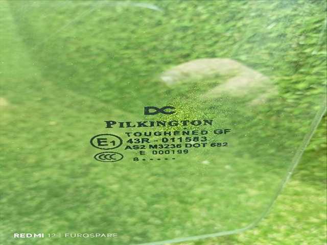 Foto 3ª: Luna Delantera Izquierda Nissan Navara 2.3 TD D23 [YS23] (2018)